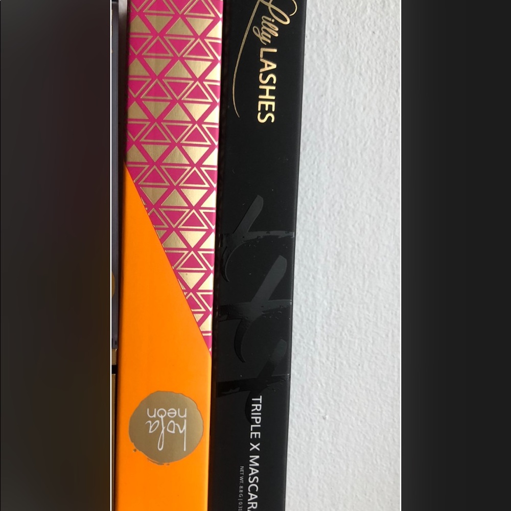 Make up duo